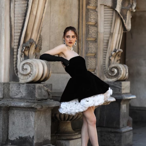 Serbelloni Velvet Mini - Picture 1 of 7